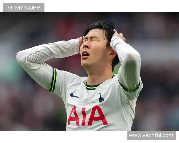 足球明星背后的艰辛历程与拼搏精神揭秘